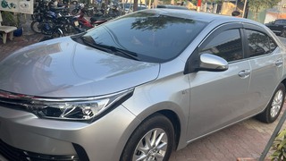 Cần bán nhanh Toyota Corolla Altis 2018 bản 1.8E số tự động 