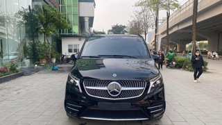 Bán Mercedes V250 AMG sản xuất 2022, lăn banh 3.600Km, mới 99. 