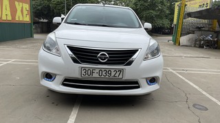 Bán xe Nissan   Màu trắng 