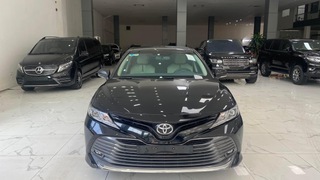 Toyota Camry 2.0G sản xuất 2019,xe chạy 4 vạn km, lịch sử full hãng. 