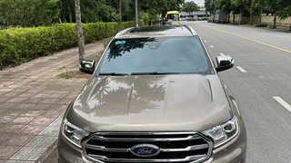 Chính chủ cần bán xe Ford Everest đời 2019 bản full 2 cầu 4x4 