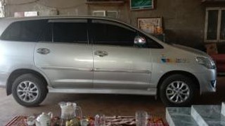 Toyota Innova 2012 số sàn, màu bạc, bản G, 8 chỗ 