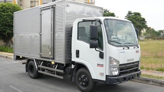 Xe tải Isuzu QKR230 thùng kín 