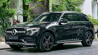 Bán Mercedes GLC300 Đen Nâu sản xuất 2022 chạy 28000 km như mới. 