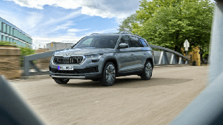 Skoda Karoq Style   Lựa Chọn SUV Cỡ C Đáng Giá Nhất Phân Khúc 