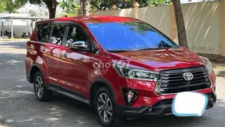 Cần bán xe innova venturer 2021 