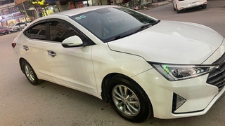 Chính chủ bán xe Huyndai Elantra sx năm 2020 số sàn 