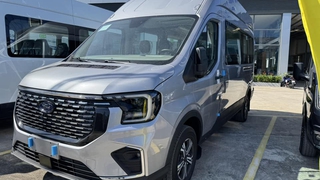 Ford Transit 2024 Premium 16 góp chỉ từ 8 triệu 