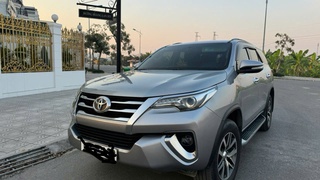 Toyota Fortuner 2.7V đời 2017 máy xăng 2 cầu còn rất mới 