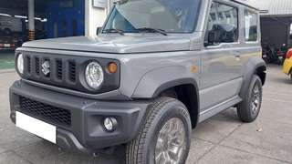 Bán xe Suzuki Jimny 2025 1.5L 4x4 AT màu xám. 