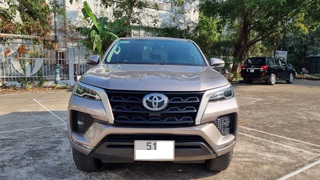 Bán xe Toyota Fortuner 2023 2.4G 4x2 MT dầu, màu đồng. 