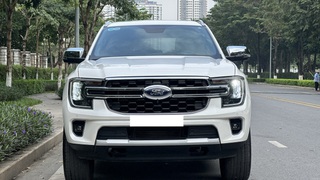 Bán xe Ford Everest Titanium 2.0L 4x2 AT 2024, màu trắng. 
