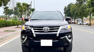 Bán xe Toyota Fortuner 2019 2.7V 4x2 AT xăng, màu đen. 