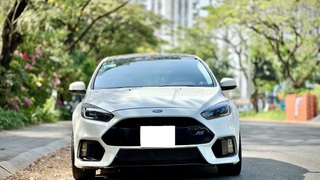 Bán xe Ford Focus Ecoboost Hatchback 1.5L 2019, màu trắng. 