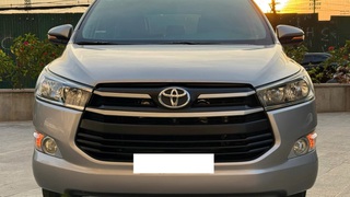 Bán xe Toyota innova 2.0E 2019, màu bạc. 