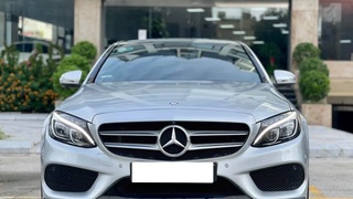 Bán xe Mercedes C300 AMG 2016, màu bạc. 