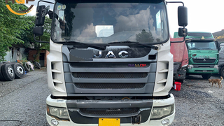 Thanh lý cực mềm: Xe đầu kéo Jac 1 cầu sức kéo 32,8 tấn đời 2015 cũ 