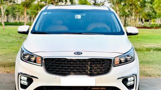 Bán xe Kia Sedona 2.2D Luxury full dầu 2021, màu trắng. 