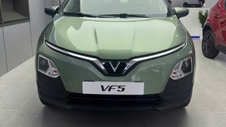 Bên em sẵn VF5 đỏ giao ngay   xe gia đình, xe dịch vụ quá okla luôn...