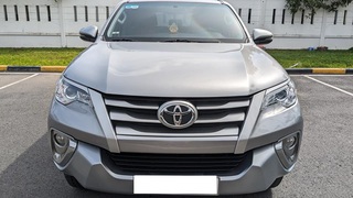 Bán xe Toyota Fortuner 2.4G 4x2 AT 2020, màu bạc. 