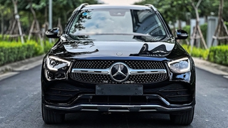 Bán xe Mercedes GLC 300 4Matic 2021, màu đen. 