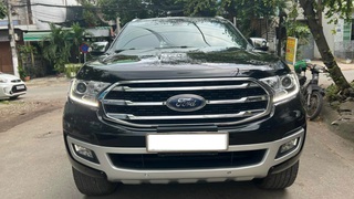 Bán xe Ford Everest Titanium 2.0L 4x2 AT 2020, màu đen. 