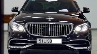 Bán xe Mercedes E250 2017, màu đen. 