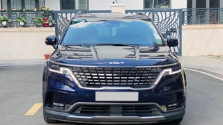 Bán xe Kia Carnival 2.2D Signature 2023, màu xanh đen. 