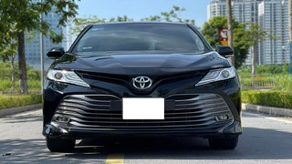 Bán xe Toyota Camry 2.5Q 2021, màu đen. 