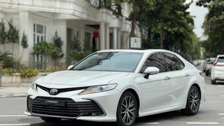 Đẹp xuất sắc Camry 2.5Q/SX 2022, đăng ký 2023, 1 chủ sd, xuất hóa đơn 500 triệu. 