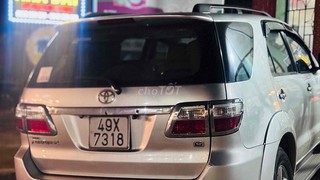 Gia đình cần bán một chiếc Fortuner máy dầu số sàn một chủ từ đầu 