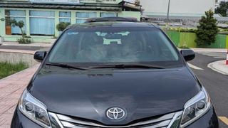 Chính chủ bán xe Toyota Sienna 2011 bản LIMITED 