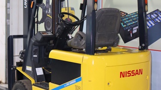 Bí quyết vận hành xe nâng tay an toàn 