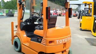 Xe nâng dùng trong kho lạnh   Loại nào phù hợp nhất hiện nay 