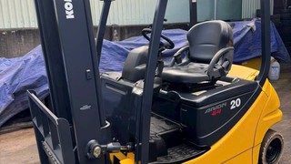 Bán Hoặc Cho Thuê Xe Nâng Dầu Komatsu 2.0 Tấn 