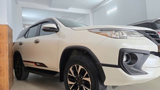Cần bán Fortuner TRD máy xăng số tự động 