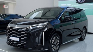 Giá lăn bánh BYD M9 có đáng mua  Phân tích chi tiết chi phí và trang bị...