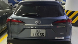Toyota cross, bản V , màu xanh xám ,đăng ky 12/21. 