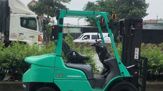 Khung xe nâng: Cấu tạo và chức năng quan trọng 