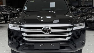 Bán Toyota Land Cruiser LC300 sản xuất 2025, siêu lướt 6000 Km. 