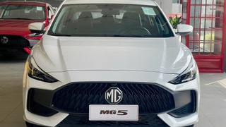 MG5 lux lăn bánh chỉ 50x tr 