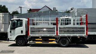 Isuzu qkr 210 thùng mui bạt có sẵn giao ngay tải trọng 2.280 tấn 