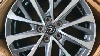 Mâm 17in hệ 5x114,3 lắp vừa cho Camry, Lexus 