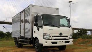 Xe tải Hino 3.490 Tấn   Thùng kín có sẵn, giao ngay, giá thanh lý 
