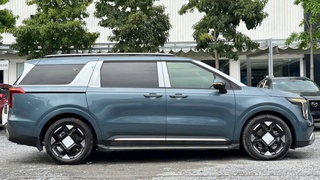 New  KIA Carnival xanh d2u 