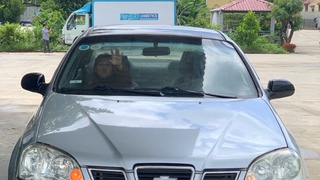 Em cần bán xe chervolet laceti đời 2004