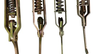 Tại sao nên chọn móc khóa tôm chịu lực cho thùng xe tải 