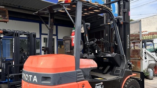 Xe nâng điện Toyota chạy được bao lâu cho mỗi lần sạc 