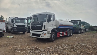 Xe bồn tưới nước rửa đường 