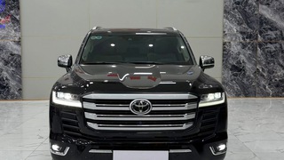 Toyota Land Cruiser LC300 2024 siêu lướt 8000 Km, lên full Trung Đông 
